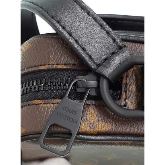 Louis Vuitton Macassar Christopher Wearable Wallet Black - Picture 8 of 9